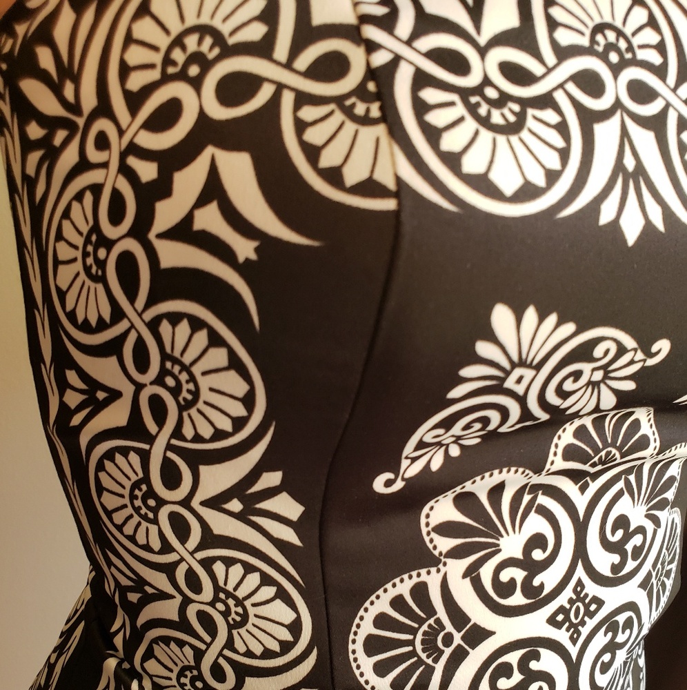 WHBM Black and White Strapless Bustier - Picture 3 of 5